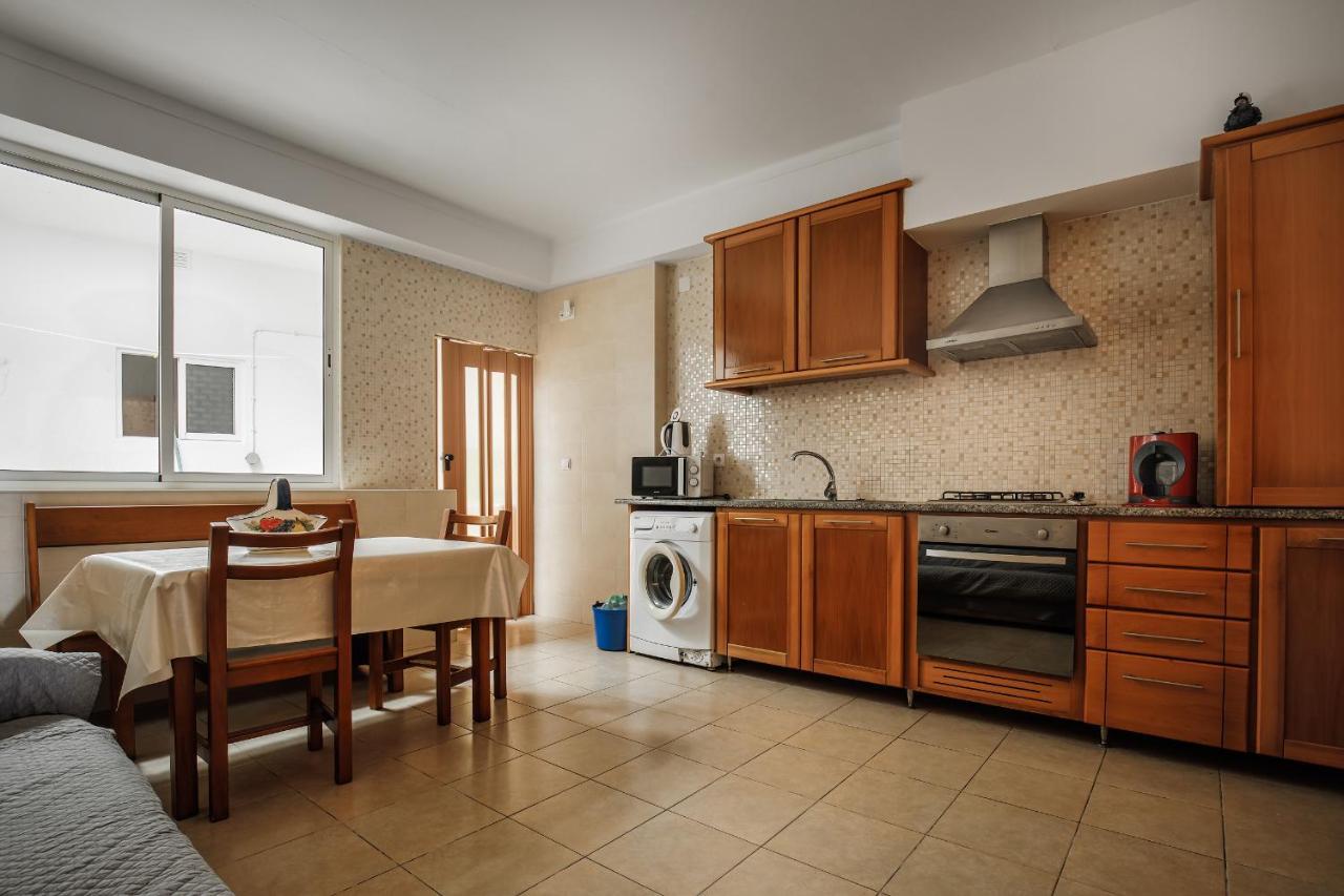 Historic House In Downtown Peniche Hotel Bagian luar foto